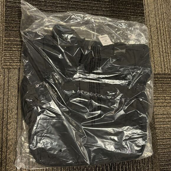 Beyond Yoga Convertible Gym Bag Black Tote Backpack - Picture 9 of 11